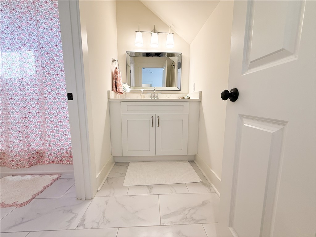 153 PALMERA Lane