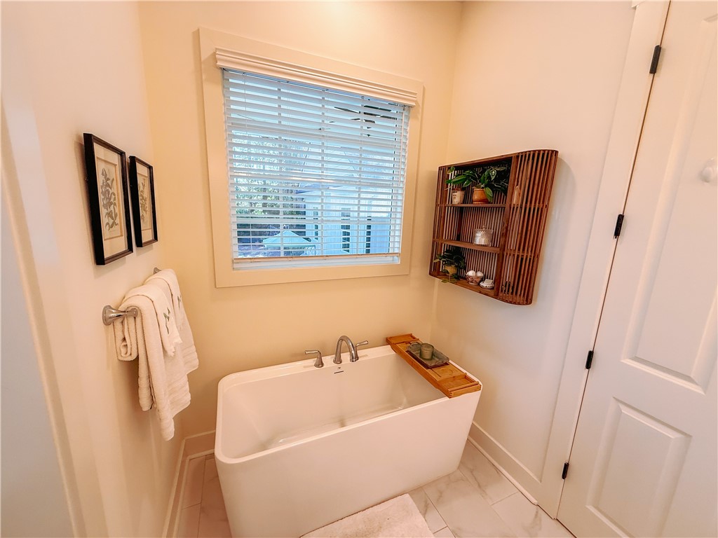 153 PALMERA Lane
