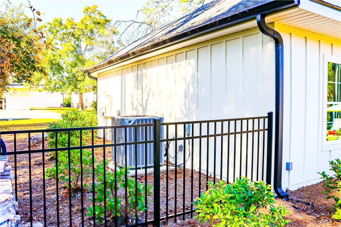 153 PALMERA Lane