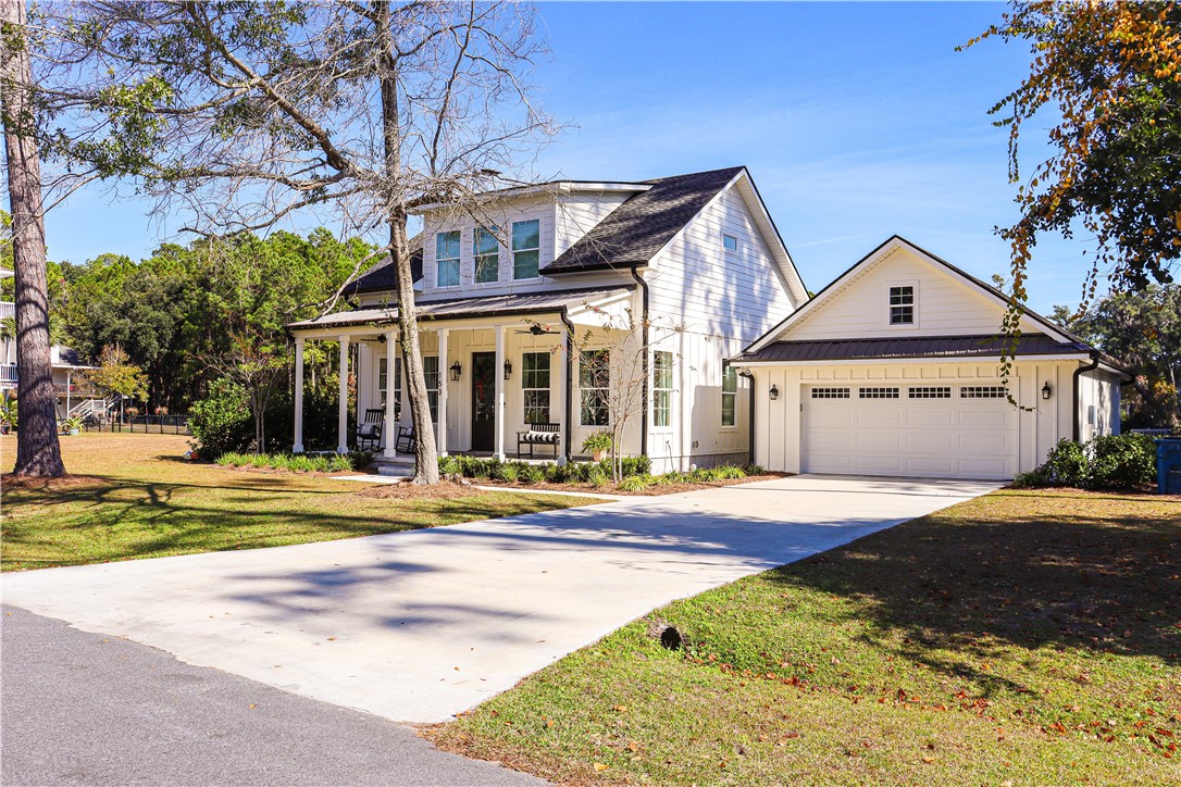 153 PALMERA Lane