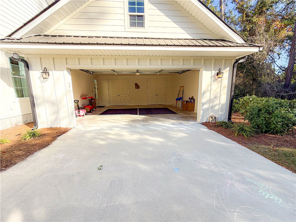 153 PALMERA Lane