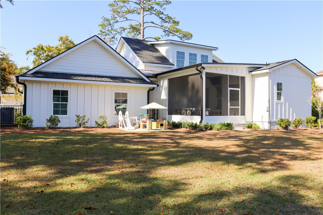 153 PALMERA Lane