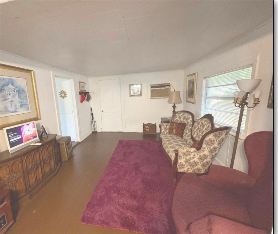 11817 HIGHWAY 99 Highway