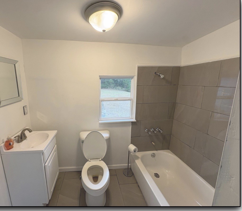 11817 HIGHWAY 99 Highway