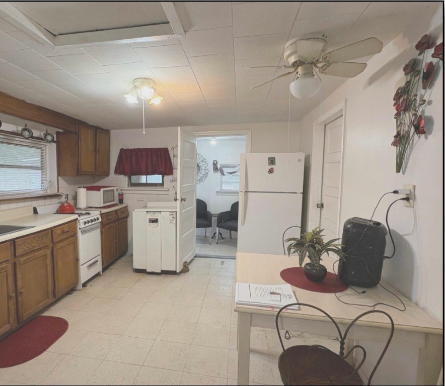 11817 HIGHWAY 99 Highway