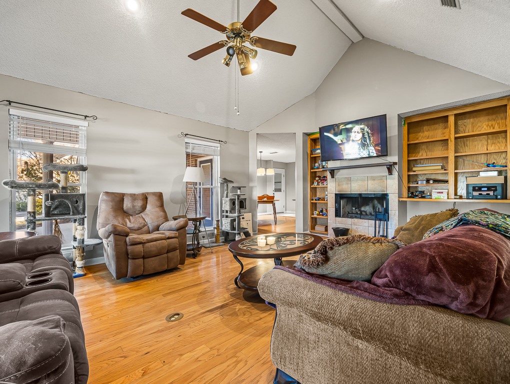 123 Stately Oaks Circle