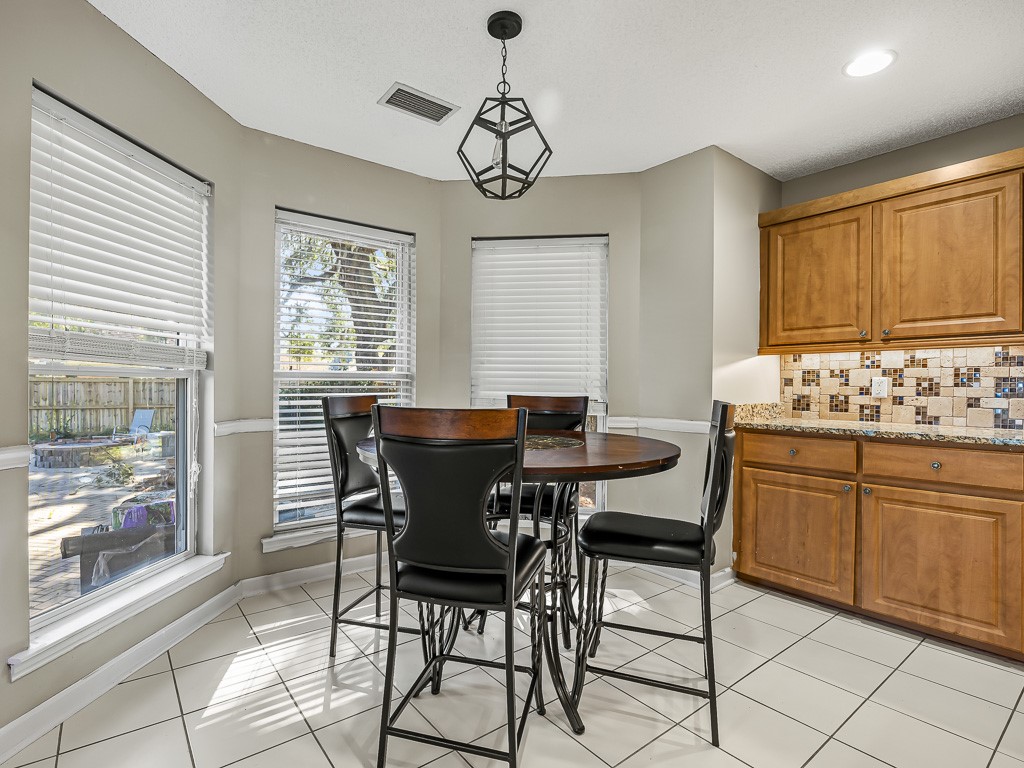 123 Stately Oaks Circle