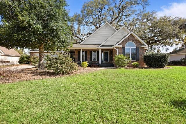 123 Stately Oaks Circle