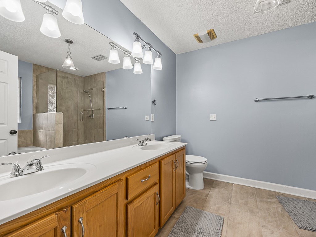 123 Stately Oaks Circle