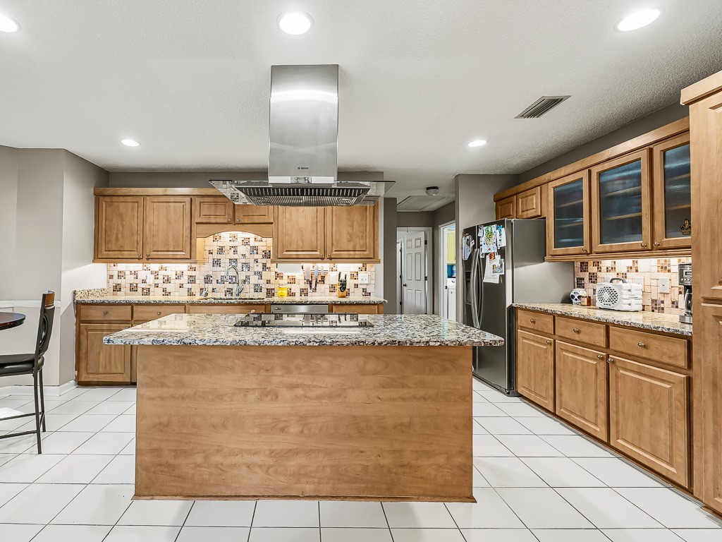 123 Stately Oaks Circle