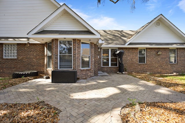 123 Stately Oaks Circle