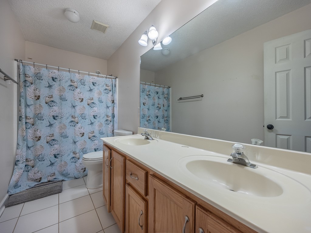 123 Stately Oaks Circle