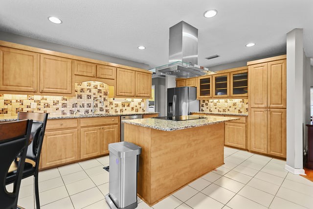 123 Stately Oaks Circle