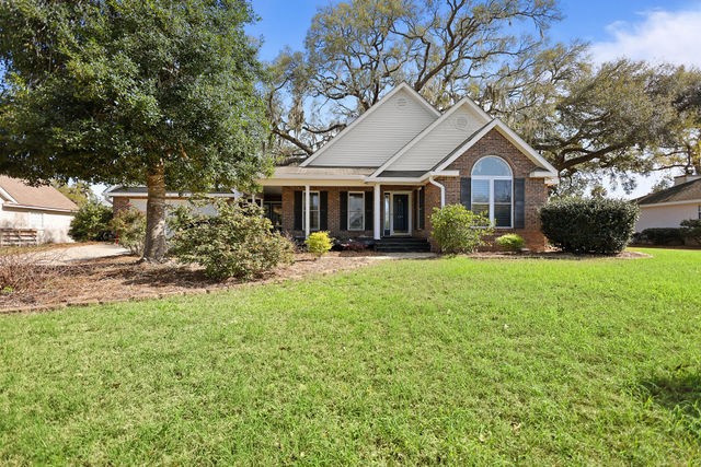 123 Stately Oaks Circle