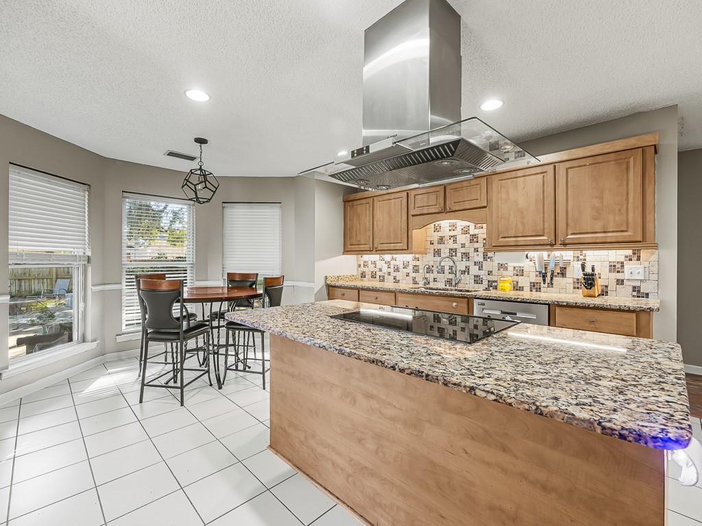 123 Stately Oaks Circle