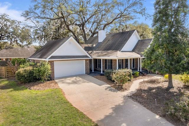 123 Stately Oaks Circle