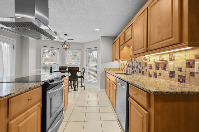 123 Stately Oaks Circle