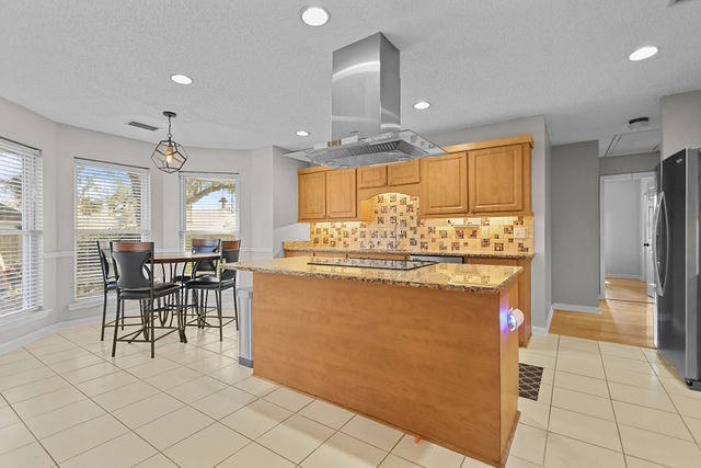 123 Stately Oaks Circle
