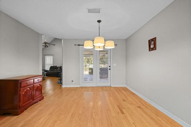 123 Stately Oaks Circle