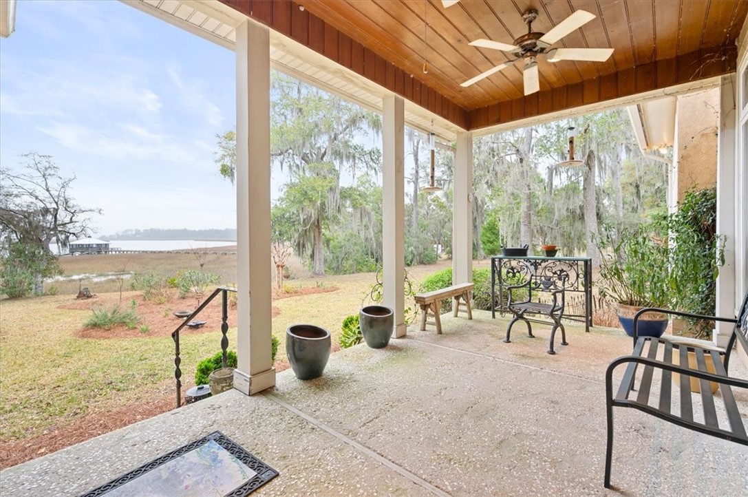 1045 River Club Road NE