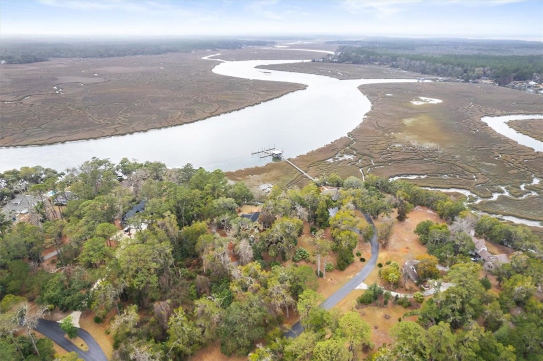 1045 River Club Road NE