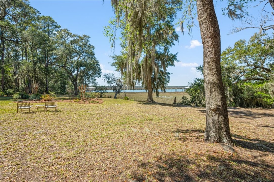 1045 River Club Road NE