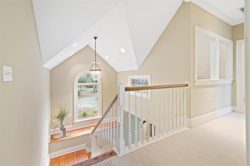 1045 River Club Road NE