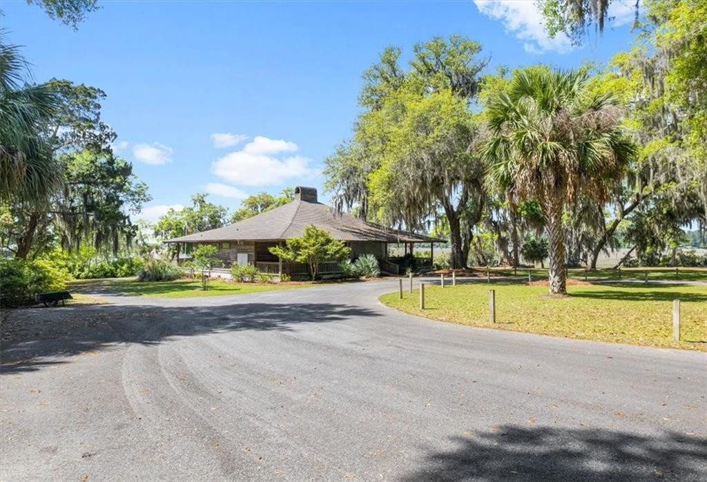 1045 River Club Road NE