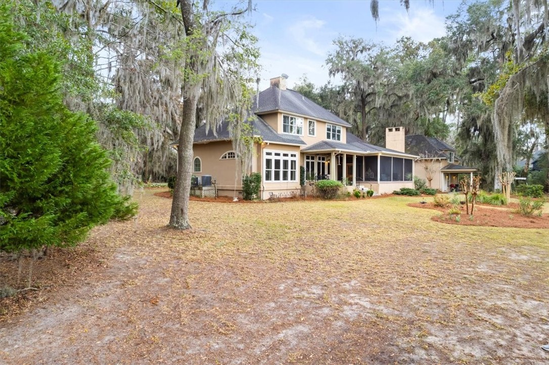 1045 River Club Road NE