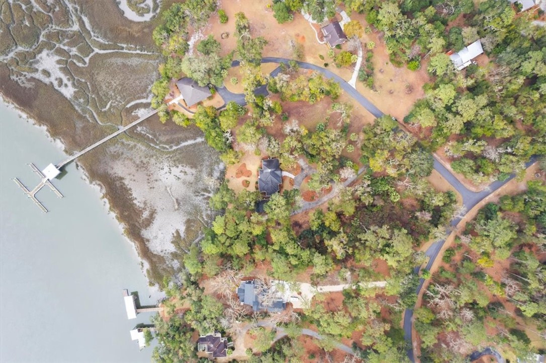 1045 River Club Road NE