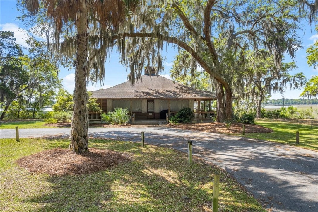 1045 River Club Road NE