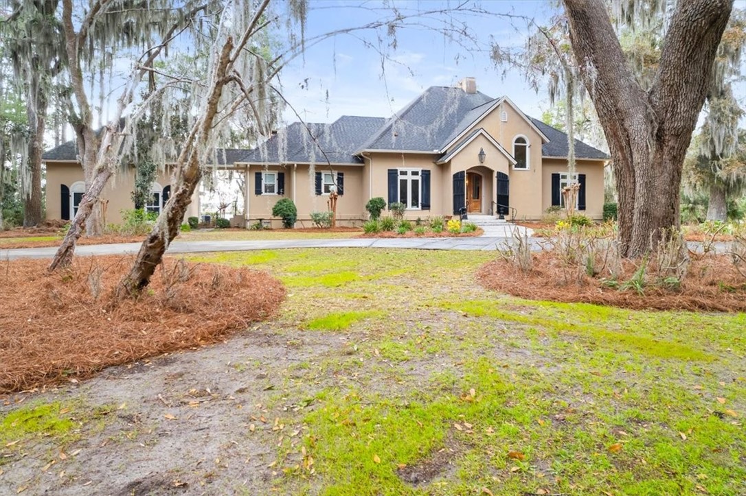 1045 River Club Road NE