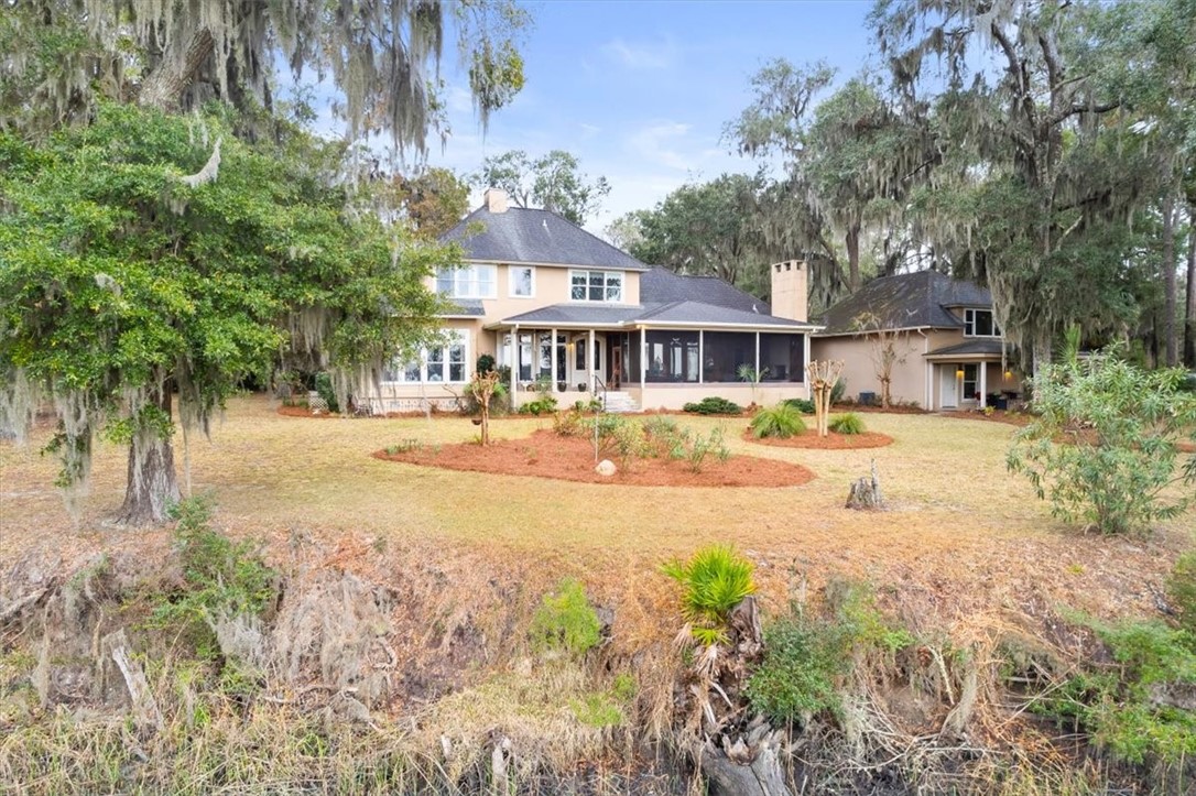 1045 River Club Road NE