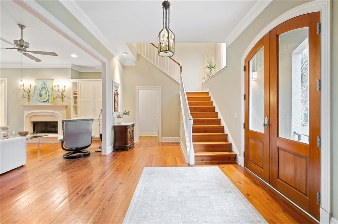 1045 River Club Road NE