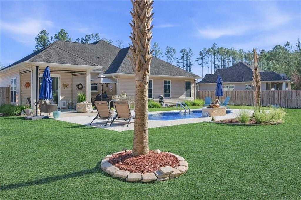 180 Sweetwater Blvd