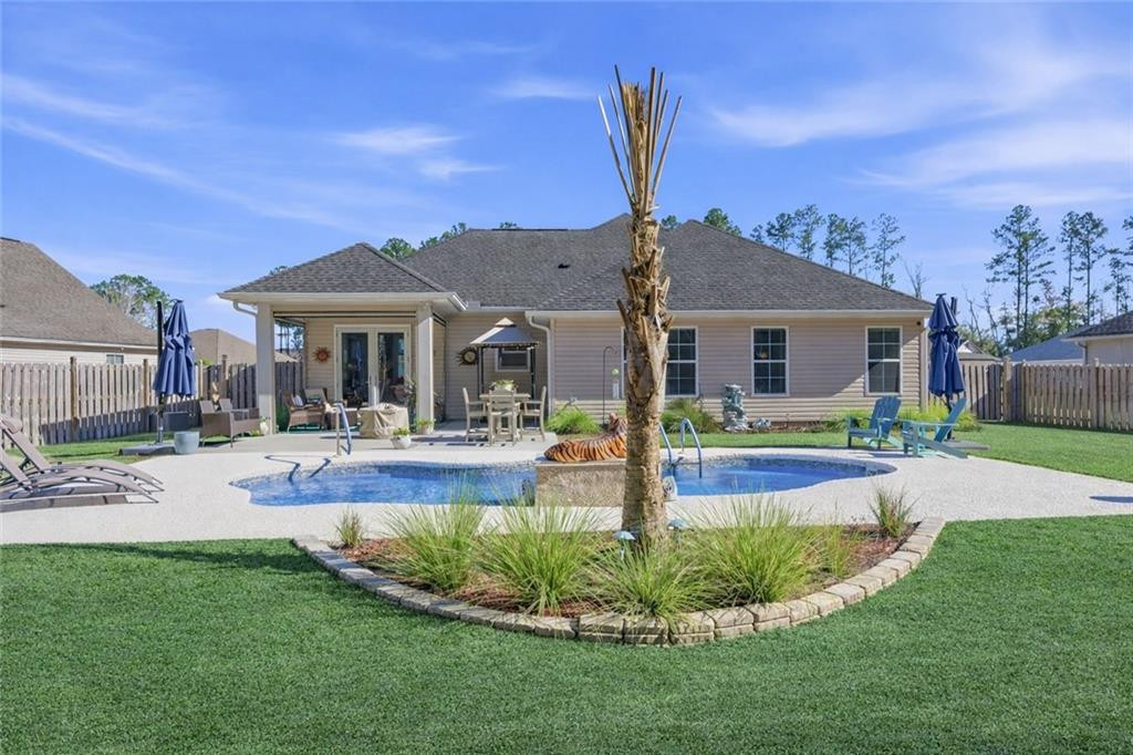 180 Sweetwater Blvd