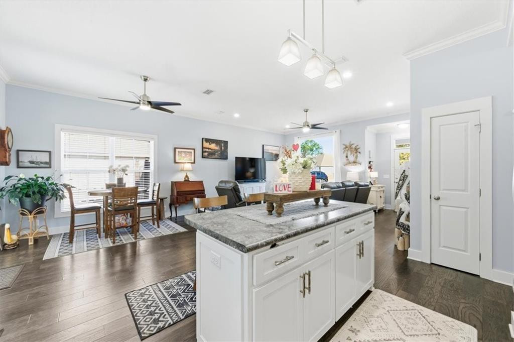 180 Sweetwater Blvd