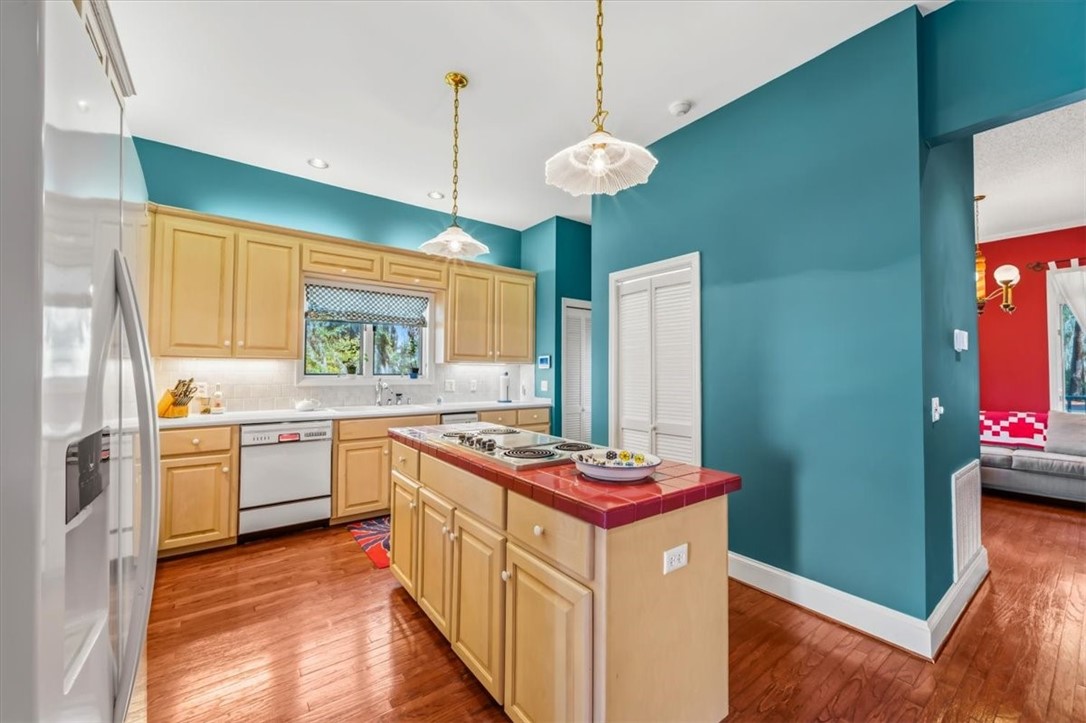 2713 Julienton Drive NE