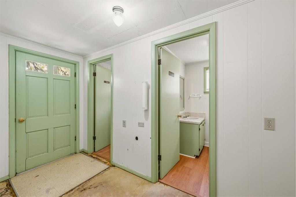 1168 Minton Road NE