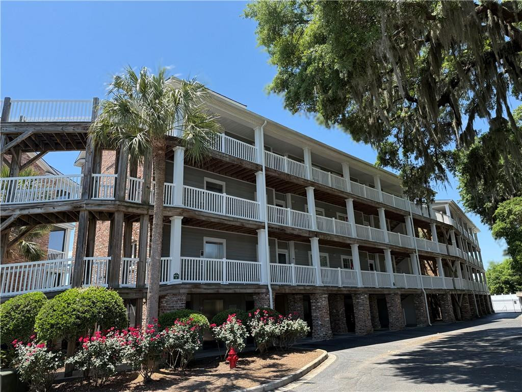 91 Screven Street B103