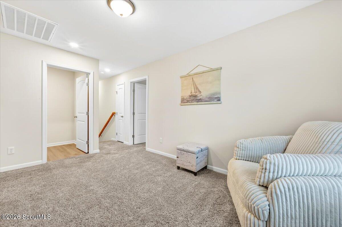 10050 Woodland Cove