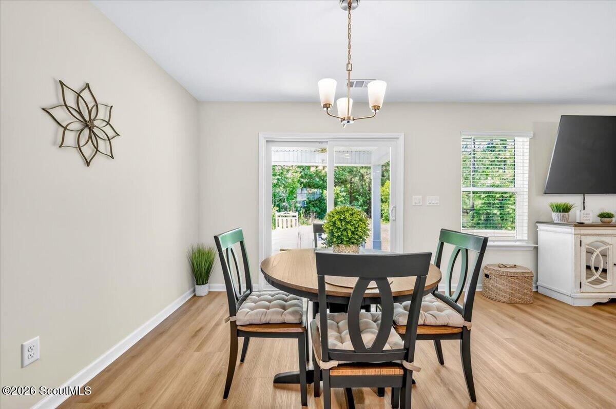 10050 Woodland Cove