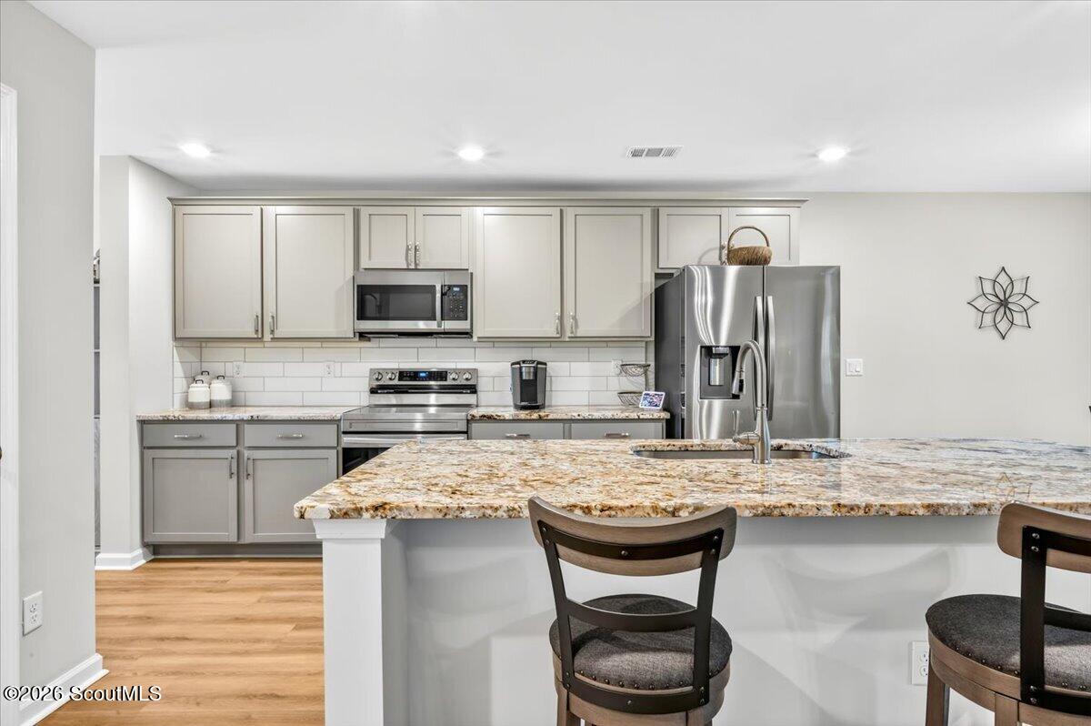 10050 Woodland Cove