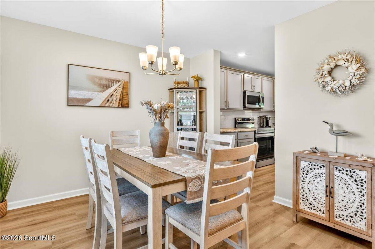10050 Woodland Cove