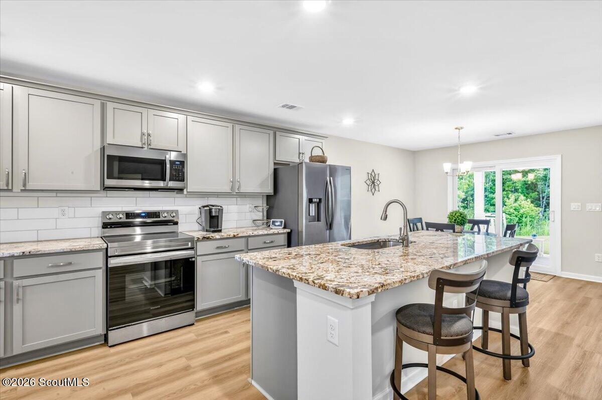 10050 Woodland Cove