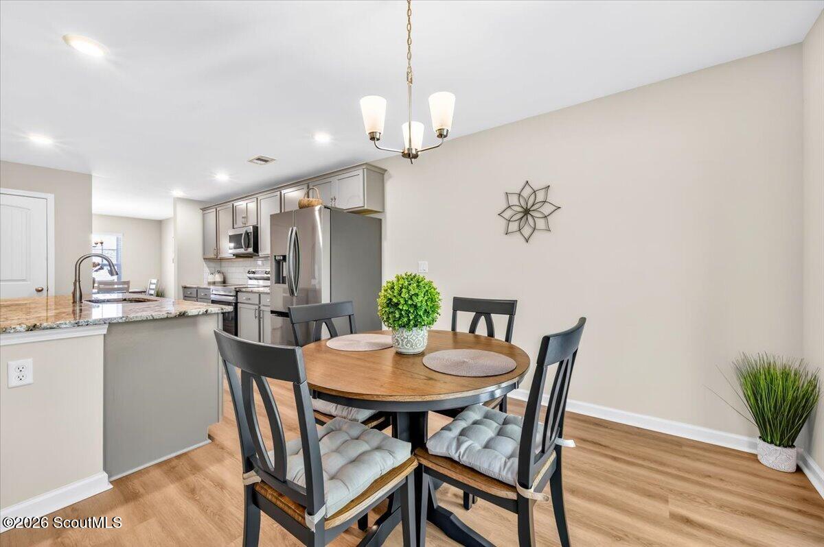 10050 Woodland Cove