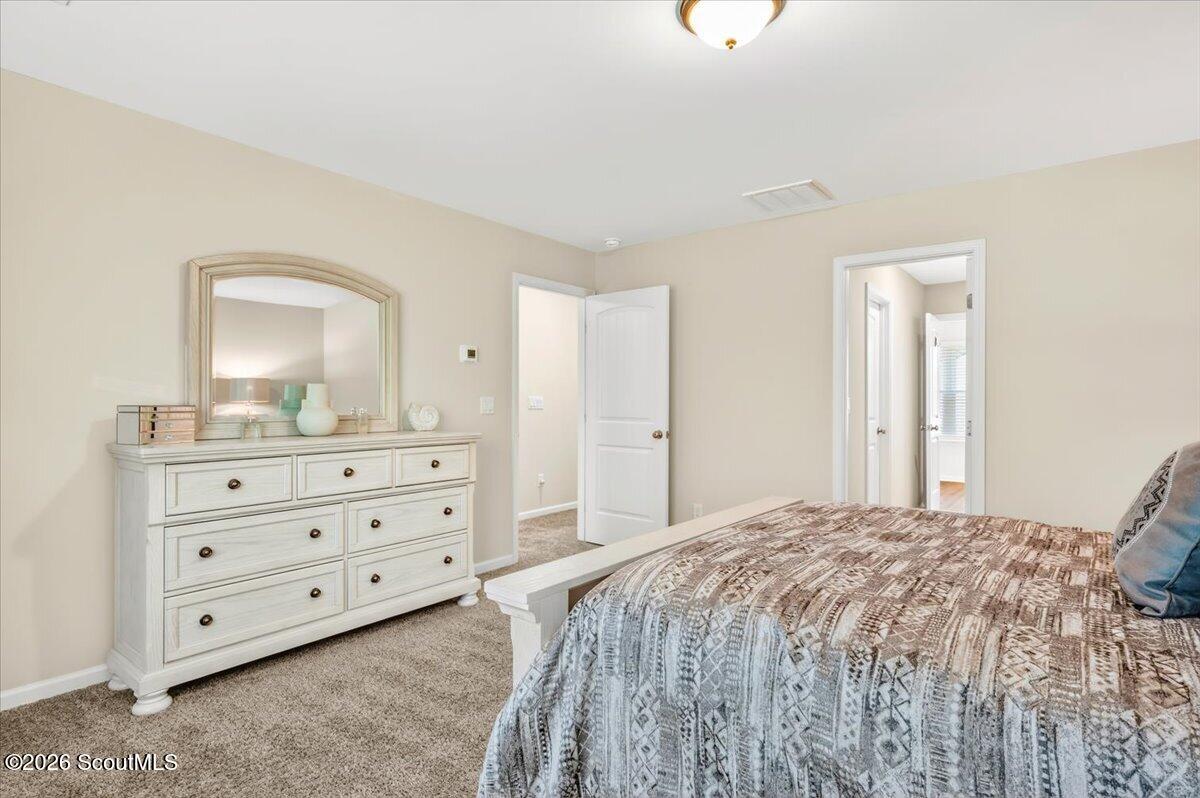 10050 Woodland Cove