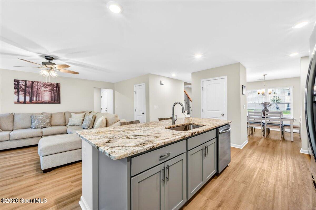 10050 Woodland Cove