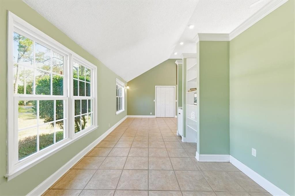 230 Yacht Road