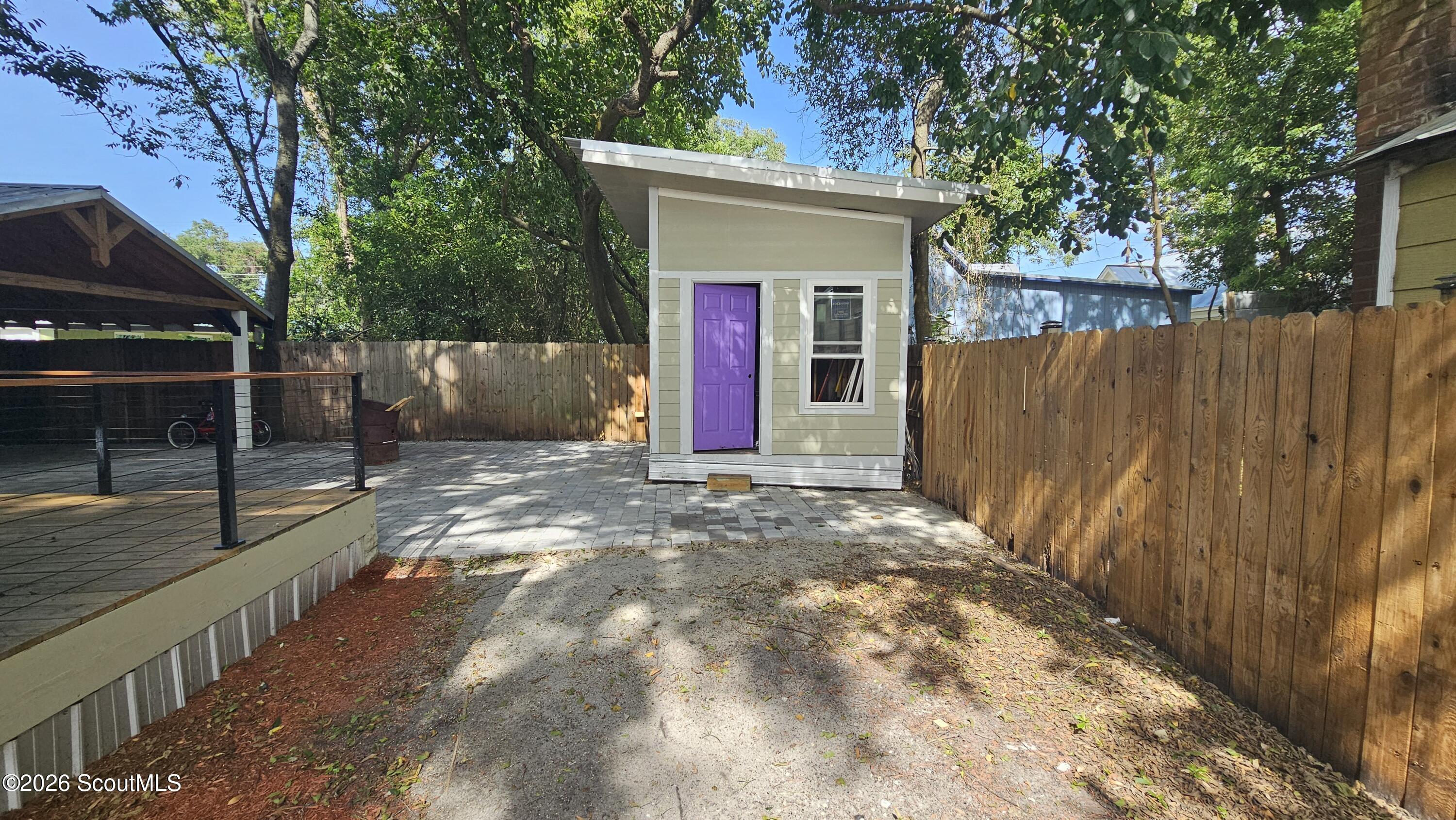 912 Amherst Street